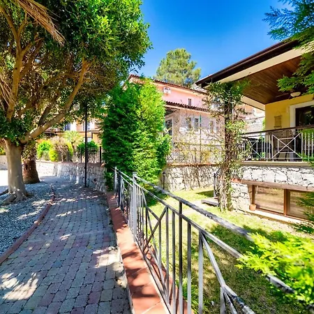 Villa Holiday Villa In Terrace Life